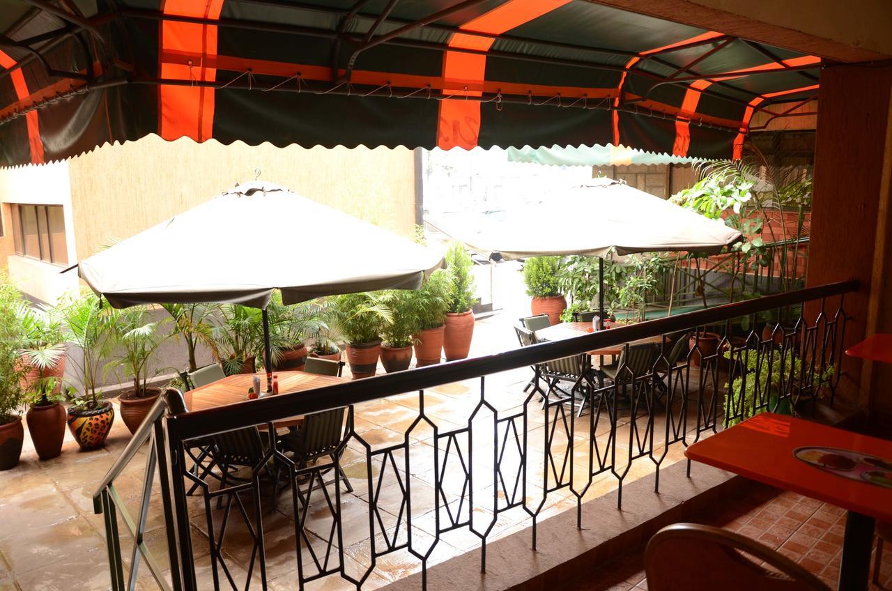 Upperhill Blueberry Hotel Найроби Екстериор снимка