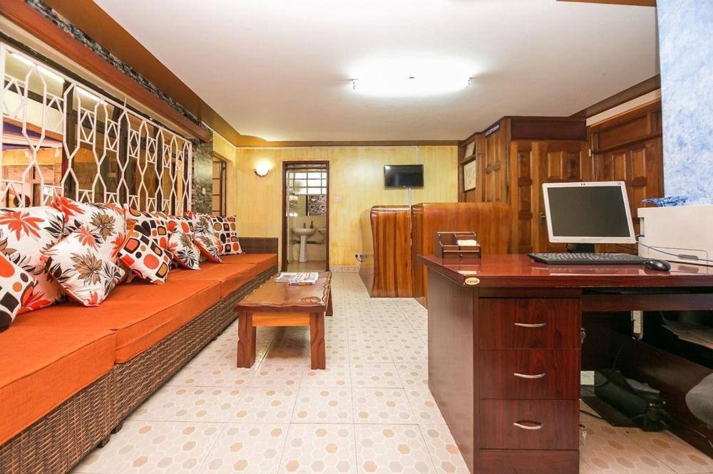 Upperhill Blueberry Hotel Найроби Екстериор снимка